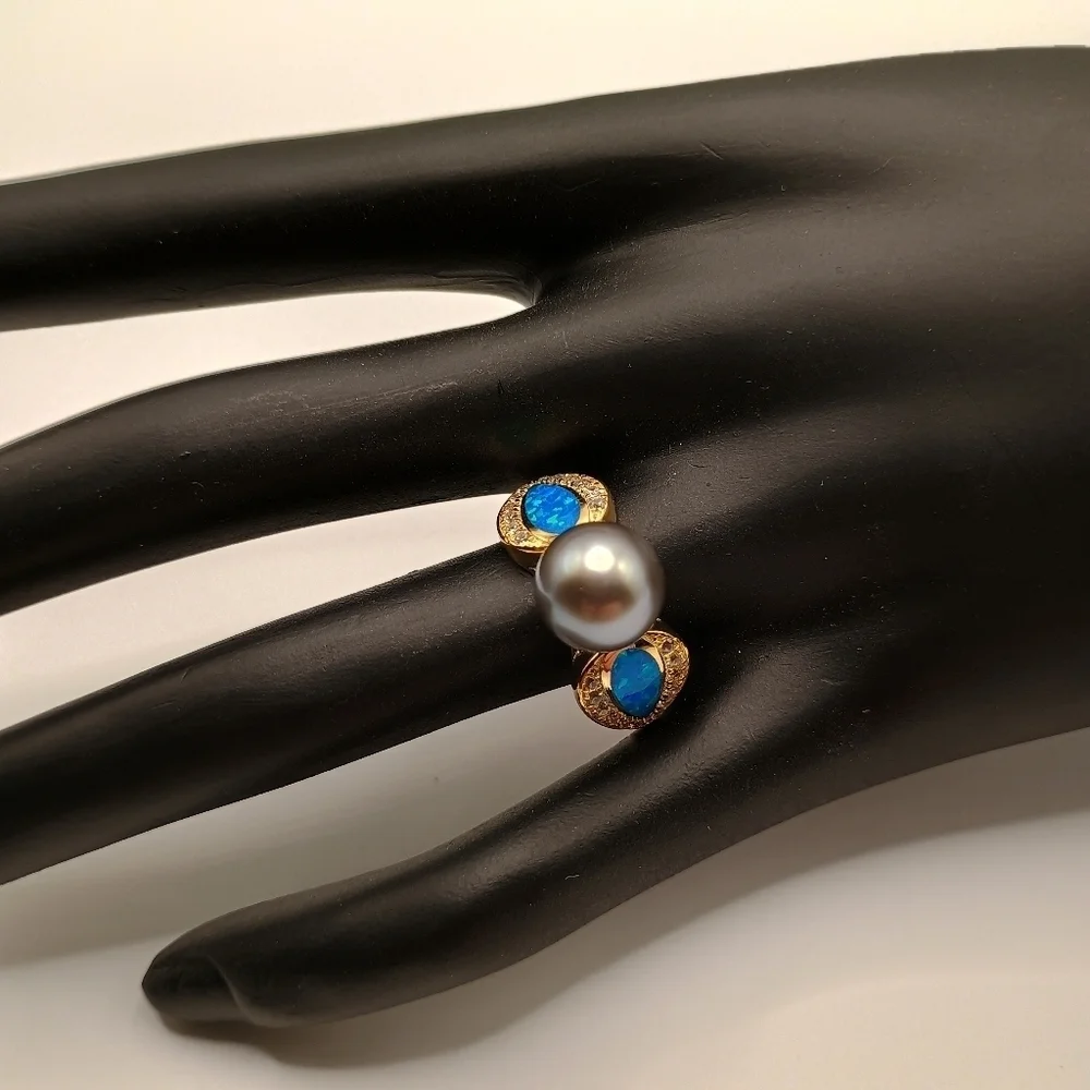 Elegant Gold and Black Pearl with Blue Iridescent accents Ring